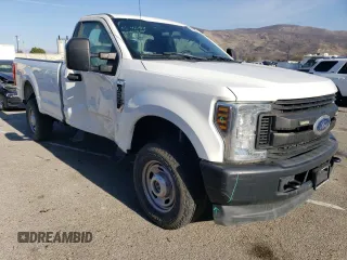 2019 Ford Super Duty F-250 SRW XL with VIN 1FDBF2B65KED69698, listed as a Copart auction lot 87228834 with 34,048 mi miles and Salvage Title. Bid and sale history available at carsss.com. Image 4.