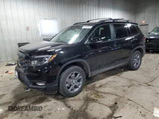 2024 Honda Passport TrailSport with VIN 5FNYF8H66RB019093, listed as a Copart auction lot 45890935 with 10,266 mi miles and Salvage title. Bid and sale history available at DreamBid. Image 1.