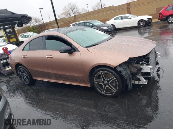 2023 Mercedes-Benz CLA 250 z VIN W1K5J4GB0PN329558, wystawiony jako IAAI lot #41776336 z przebiegiem 35 312 mil mil oraz . Historia ofert i sprzedaży dostępna na DreamBid. Obrazek 14.