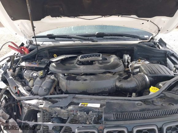 2019 Jeep Grand Cherokee Trailhawk with VIN 1C4RJFLG7KC726830, listed as a IAAI auction lot 41448850 with 97,218 mi miles. Bid and sale history available at carsss.com. Image 10.