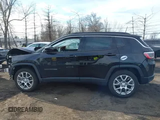 2024 Jeep Compass Latitude Lux with VIN 3C4NJDFN0RT140417, listed as a IAAI auction lot 41657031 with 4,449 mi miles and . Bid and sale history available at DreamBid. Image 14.