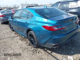 2025 Toyota Camry LE z VIN 4T1DBADK3SU512081, wystawiony jako IAAI lot #41762607 z przebiegiem 6 112 mil mil oraz . Historia ofert i sprzedaży dostępna na DreamBid. Obrazek 3.