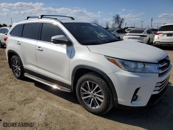 2019 Toyota Highlander SE with VIN 5TDJZRFH3KS943706, listed as a Copart auction lot 51982925 with 62,596 mi miles and Salvage Title. Bid and sale history available at carsss.com. Image 4.