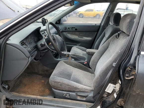 1996 Honda Accord EX with VIN 1HGCD5658TA082741, listed as a Copart auction lot 44439315 with 143,769 mi miles and Clean Title. Bid and sale history available at DreamBid. Image 7.