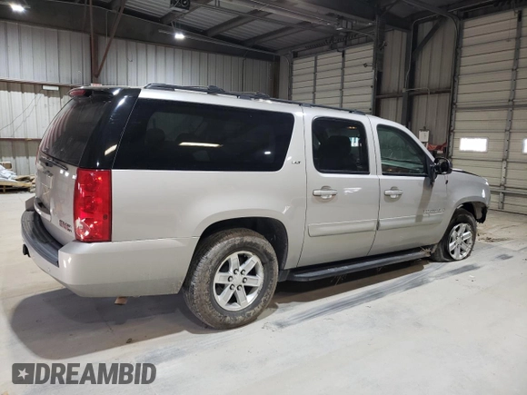 2008 GMC Yukon XL SLT with VIN 1GKFC16J78R252671, listed as a Copart auction lot 47294365 with 173,819 mi miles and Salvage Title. Bid and sale history available at carsss.com. Image 3.