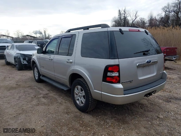2008 Ford Explorer XLT with VIN 1FMEU73E38UB18957, listed as a IAAI auction lot 41881474 with 194,590 mi miles. Bid and sale history available at carsss.com. Image 3.