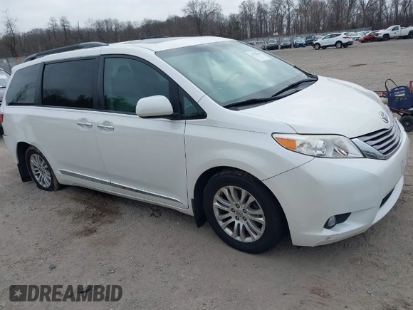 2017 Toyota Sienna XLE Auto Access Seat with VIN 5TDYZ3DC2HS796659, listed as a IAAI auction lot 41770444 with 129,628 mi miles. Bid and sale history available at carsss.com. Image 1.