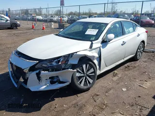 2022 Nissan Altima SV with VIN 1N4BL4DV9NN339529, listed as a IAAI auction lot 42052823 with 62,558 mi miles and . Bid and sale history available at carsss.com. Image 2.