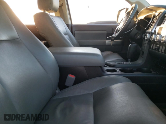 2018 Toyota Sequoia SR5 with VIN 5TDBY5G19JS159062, listed as a Copart auction lot 88818325 with 60,623 mi miles and Salvage Title. Bid and sale history available at carsss.com. Image 7.