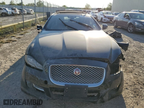 2019 Jaguar XJ Portfolio with VIN SAJWA2G7XK8W19345, listed as a Copart auction lot 72649384 with Not Provided miles and Salvage Title. Bid and sale history available at DreamBid. Image 5.