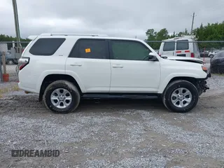 2018 Toyota 4Runner SR5 z VIN JTEBU5JR9J5610308, wystawiony jako IAAI lot #37802713 z przebiegiem 64 200 mil mil oraz . Historia ofert i sprzedaży dostępna na DreamBid. Obrazek 13.