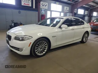 2013 BMW 5 Series 535i xDrive z VIN WBAFU7C56DDU66719, wystawiony jako Copart lot #66296165 z przebiegiem 89 249 mil mil oraz Czysty tytuł • Clean title. Historia ofert i sprzedaży dostępna na DreamBid. Obrazek 1.