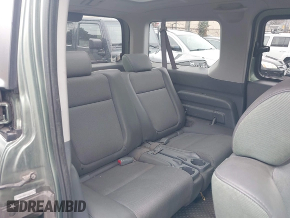 2005 Honda Element EX z VIN 5J6YH28625L033193, wystawiony jako IAAI lot #41826940 z przebiegiem 126 187 mil mil oraz . Historia ofert i sprzedaży dostępna na DreamBid. Obrazek 8.