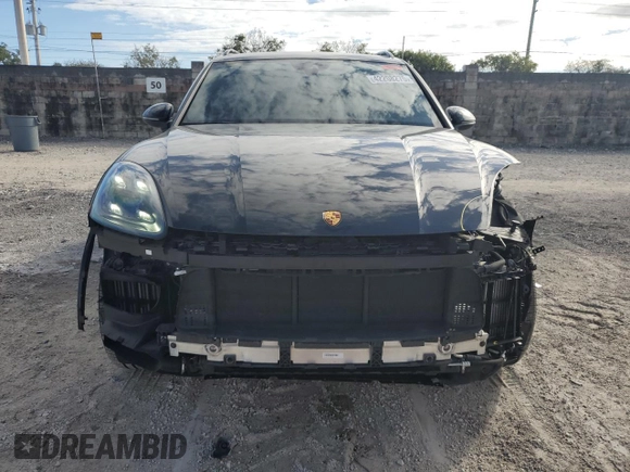 2020 Porsche Cayenne E-Hybrid with VIN WP1AE2AY7LDA22692, listed as a Copart auction lot 42208275 with 33,083 mi miles and Salvage title. Bid and sale history available at DreamBid. Image 5.