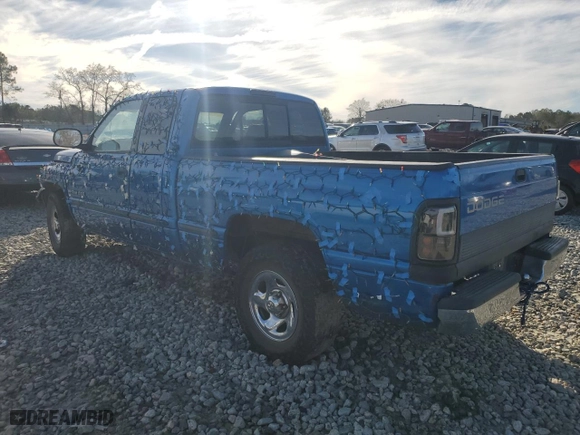 1998 Dodge Ram 1500 with VIN 1B7HC13Y9WJ177490, listed as a Copart auction lot 88320875 with 174,480 mi miles and Salvage Title. Bid and sale history available at carsss.com. Image 2.