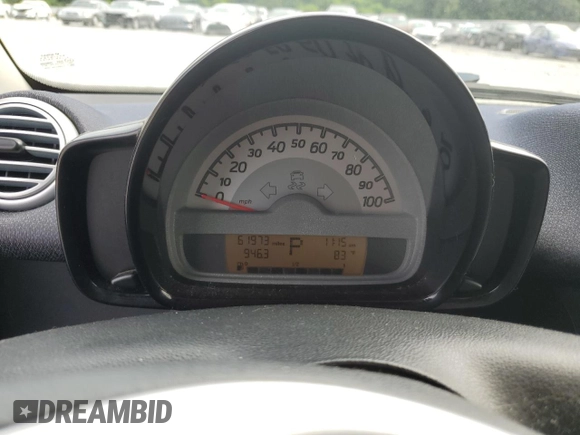 2014 Smart fortwo Pure с VIN WMEEJ3BA7EK761731, выставлен на аукционе Copart как лот 60268205 с пробегом 61 973 миль миль и Списание • Salvage title. История ставок и продаж доступна на DreamBid. Изображение 9.