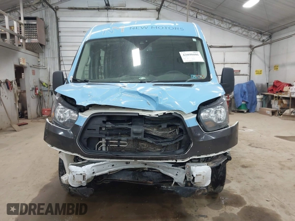 2019 Ford Transit z VIN 1FTYR2CM0KKB66383, wystawiony jako IAAI lot #42098606 z przebiegiem 325 657 mil mil oraz . Historia ofert i sprzedaży dostępna na DreamBid. Obrazek 12.