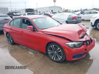 2018 BMW 3 Series 330i z VIN WBA8B9C5XJK677214, wystawiony jako IAAI lot #41898958 z przebiegiem 52 660 mil mil oraz . Historia ofert i sprzedaży dostępna na DreamBid. Obrazek 1.