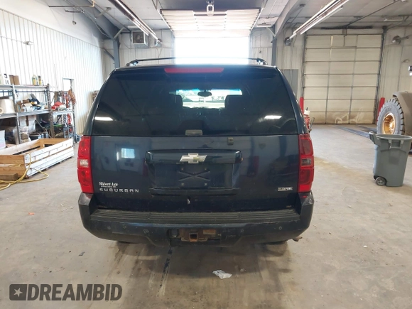 2009 Chevrolet Suburban LT w/1LT with VIN 1GNFK26319R272557, listed as a IAAI auction lot 42138238 with 223,599 mi miles. Bid and sale history available at carsss.com. Image 16.