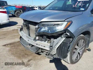 2017 Honda Pilot Touring with VIN 5FNYF5H93HB008088, listed as a IAAI auction lot 41699129 with 110,830 mi miles. Bid and sale history available at carsss.com. Image 6.