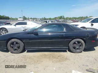 1998 Chevrolet Camaro Z28 z VIN 2G1FP22G2W2118336, wystawiony jako IAAI lot #42112851 z przebiegiem 122 385 mil mil oraz . Historia ofert i sprzedaży dostępna na DreamBid. Obrazek 14.