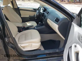 2012 Volkswagen Jetta SE with VIN 3VWDX7AJ5CM351398, listed as a IAAI auction lot 41734647 with 229,671 mi miles and . Bid and sale history available at DreamBid. Image 5.