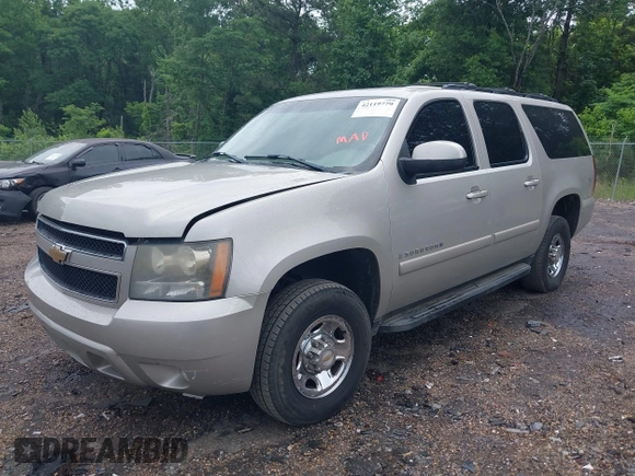 2007 Chevrolet Suburban LT with VIN 3GNGK26K07G303144, listed as a IAAI auction lot 42119779 with 181,852 mi miles and . Bid and sale history available at DreamBid. Image 2.