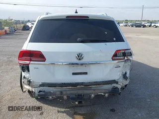 2019 Volkswagen Atlas SEL z VIN 1V2MR2CA8KC569640, wystawiony jako IAAI lot #42083995 z przebiegiem 127 104 mil mil oraz . Historia ofert i sprzedaży dostępna na DreamBid. Obrazek 16.