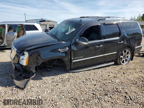 2007 Cadillac Escalade z VIN 1GYFK63807R187572, wystawiony jako Copart lot #54098225 z przebiegiem Nie podano mil oraz Szkoda całkowita • Salvage title. Historia ofert i sprzedaży dostępna na DreamBid. Obrazek 1.