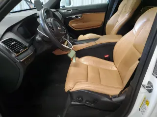 2021 Volvo XC90 Inscription with VIN YV4A22PLXM1767880, listed as a Copart auction lot 43583595 with 87,043 mi miles and Salvage title. Bid and sale history available at DreamBid. Image 7.