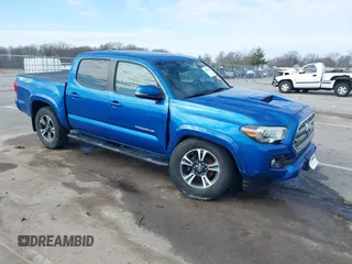 2017 Toyota Tacoma SR5 z VIN 3TMCZ5AN2HM045685, wystawiony jako IAAI lot #41859415 z przebiegiem 183 973 mil mil oraz . Historia ofert i sprzedaży dostępna na DreamBid. Obrazek 1.