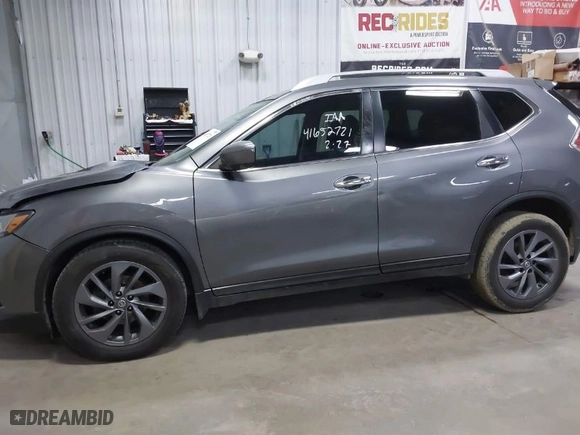 2016 Nissan Rogue SL with VIN 5N1AT2MT4GC850004, listed as a IAAI auction lot 41652721 with 200,650 mi miles. Bid and sale history available at carsss.com. Image 14.
