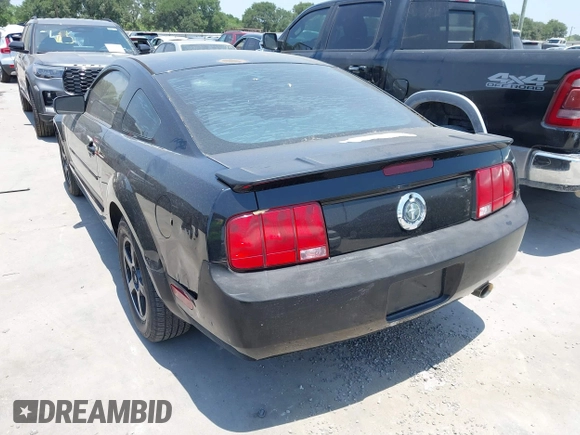 2008 Ford Mustang Deluxe с VIN 1ZVHT80N385174953, выставлен на аукционе IAAI как лот 42332310 с пробегом 110 567 миль миль и . История ставок и продаж доступна на DreamBid. Изображение 3.