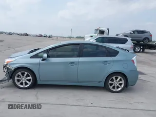 2013 Toyota Prius One z VIN JTDKN3DU9D5688761, wystawiony jako IAAI lot #42321117 z przebiegiem 176 532 mil mil oraz . Historia ofert i sprzedaży dostępna na DreamBid. Obrazek 14.
