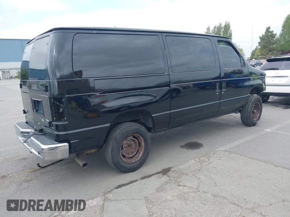 2010 Ford Econoline Passenger XL z VIN 1FBNE3BL8ADA02903, wystawiony jako IAAI lot #42103974 z przebiegiem Nie podano mil oraz . Historia ofert i sprzedaży dostępna na DreamBid. Obrazek 4.