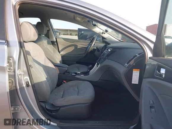 2014 Hyundai Sonata Hybrid Limited with VIN KMHEC4A41EA117315, listed as a IAAI auction lot 41922246 with 173,903 mi miles. Bid and sale history available at carsss.com. Image 5.