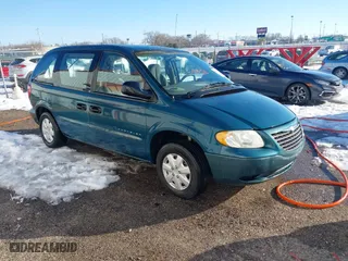2001 Chrysler Voyager with VIN 1C4GJ25B01B218110, listed as a IAAI auction lot 41291419 with 225,145 mi miles. Bid and sale history available at carsss.com. Image 1.