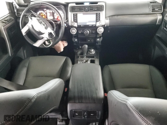 2021 Toyota 4Runner SR5 Premium with VIN JTENU5JR9M5917110, listed as a Copart auction lot 81633384 with 52,679 mi miles and Salvage title. Bid and sale history available at DreamBid. Image 8.
