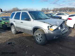 2003 Ford Escape XLT Popular 2 with VIN 1FMCU93153KA91250, listed as a IAAI auction lot 41700796 with 122,172 mi miles. Bid and sale history available at carsss.com. Image 1.