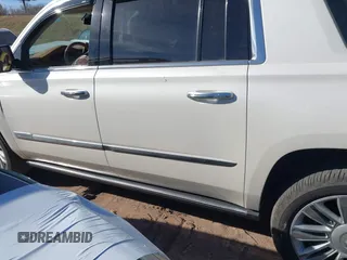 2015 Cadillac Escalade ESV Platinum z VIN 1GYS4UKJ3FR564718, wystawiony jako IAAI lot #41085166 z przebiegiem Nie podano mil oraz . Historia ofert i sprzedaży dostępna na DreamBid. Obrazek 14.