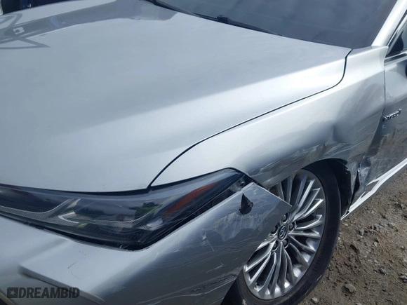 2019 Toyota Avalon Hybrid Limited with VIN 4T1B21FB3KU009106, listed as a IAAI auction lot 41757436 with 107,459 mi miles. Bid and sale history available at carsss.com. Image 17.