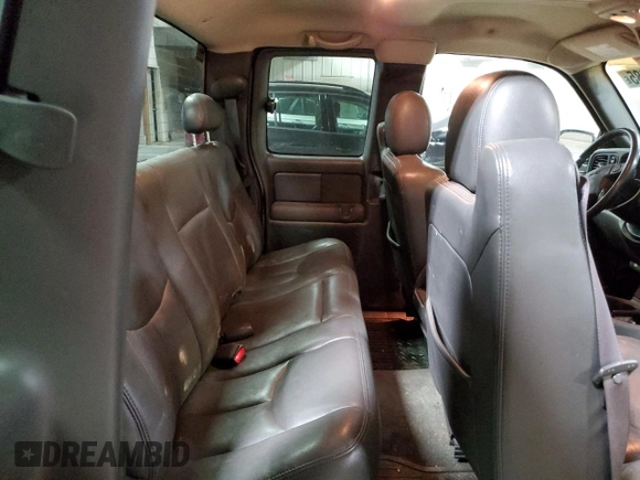 2003 GMC Sierra 1500 SLT z VIN 2GTEK19T731294136, wystawiony jako Copart lot #52197285 z przebiegiem 131 232 mil mil oraz Nie do naprawy • Non repairable. Historia ofert i sprzedaży dostępna na DreamBid. Obrazek 10.