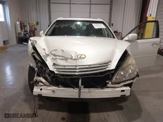 2002 Lexus ES 300 with VIN JTHBF30G825014674, listed as a IAAI auction lot 41805330 with 228,888 mi miles. Bid and sale history available at carsss.com. Image 6.