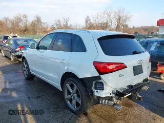 2014 Audi Q5 Prestige z VIN WA1VMAFP6EA080386, wystawiony jako IAAI lot #41422923 z przebiegiem 66 913 mil mil oraz . Historia ofert i sprzedaży dostępna na DreamBid. Obrazek 3.