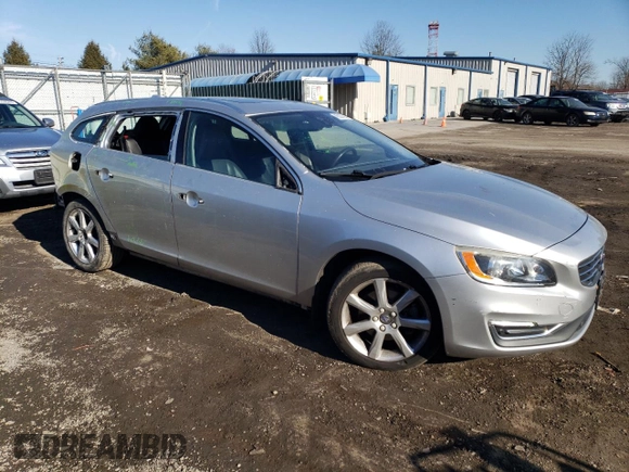 2017 Volvo V60 Premier with VIN YV140MEK4H1335149, listed as a Copart auction lot 45227605 with 67,379 mi miles and Salvage Title. Bid and sale history available at DreamBid. Image 4.