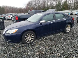 2014 Chrysler 200 Limited with VIN 1C3CCBCG3EN156346, listed as a Copart auction lot 52144525 with 129,985 mi miles and Clean Title. Bid and sale history available at carsss.com. Image 1.