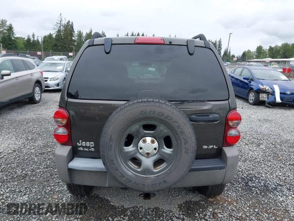 2006 Jeep Liberty Sport z VIN 1J4GL48KX6W164231, wystawiony jako IAAI lot #42247897 z przebiegiem 177 394 mil mil oraz . Historia ofert i sprzedaży dostępna na DreamBid. Obrazek 16.