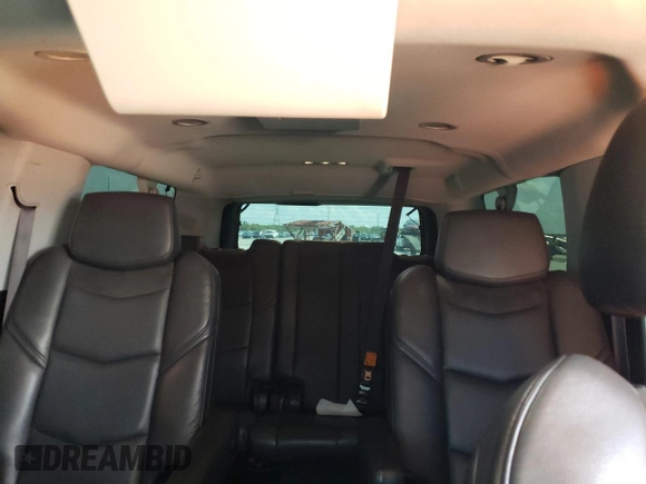 2017 Cadillac Escalade ESV Luxury z VIN 1GYS4HKJ3HR268978, wystawiony jako Copart lot #61945605 z przebiegiem 120 777 mil mil oraz Czysty tytuł • Clean title. Historia ofert i sprzedaży dostępna na DreamBid. Obrazek 10.