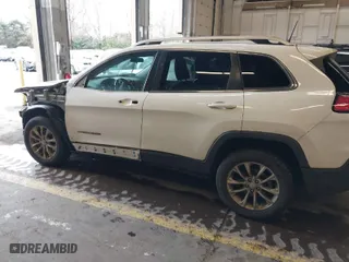 2019 Jeep Cherokee Latitude Plus with VIN 1C4PJLLB3KD186834, listed as a IAAI auction lot 41657829 with 94,212 mi miles. Bid and sale history available at carsss.com. Image 15.