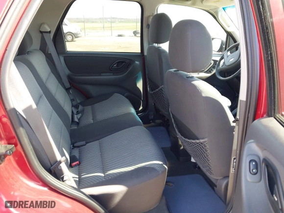 2003 Ford Escape XLT Popular with VIN 1FMYU03113KE12413, listed as a IAAI auction lot 41988476 with 157,817 mi miles. Bid and sale history available at carsss.com. Image 8.
